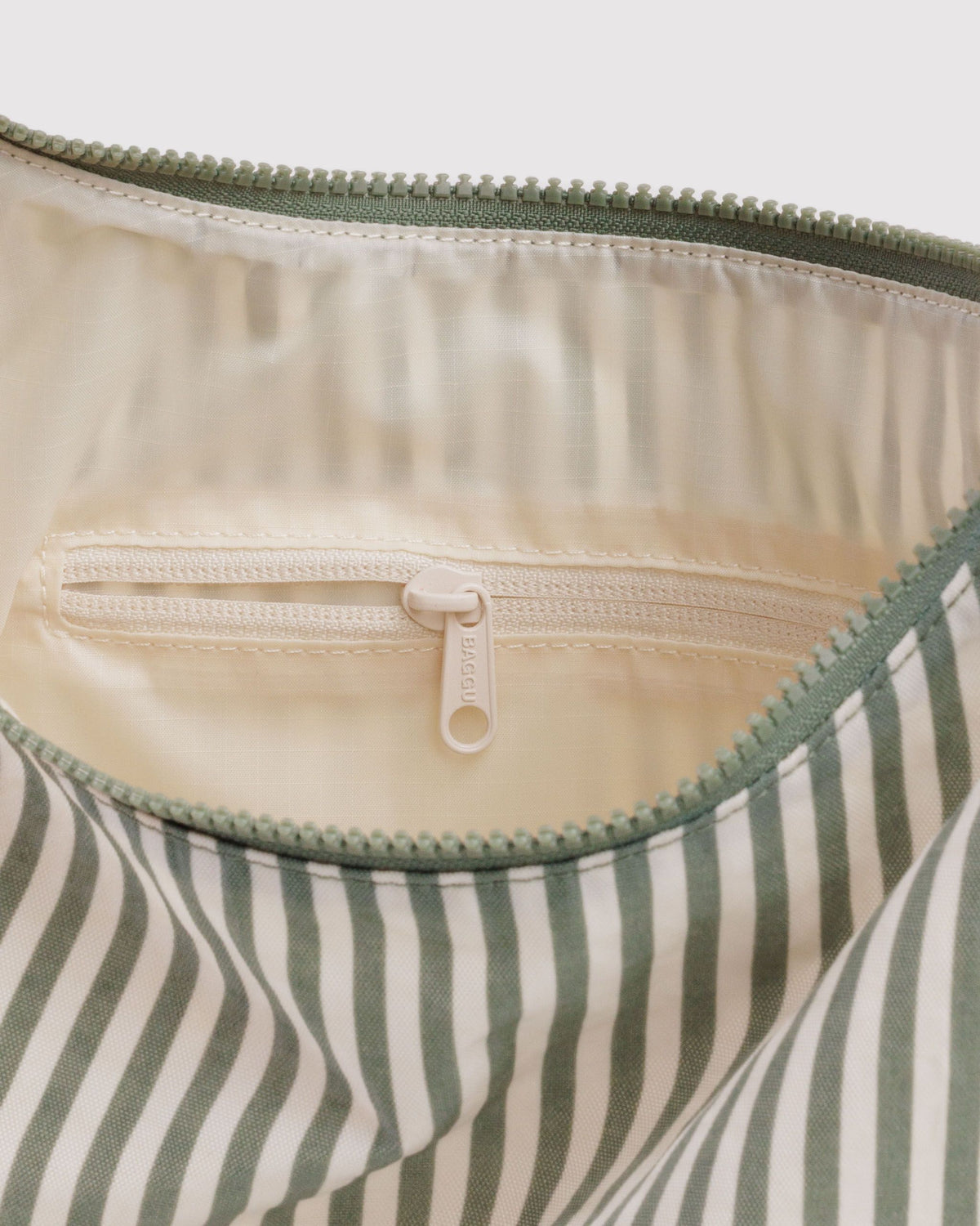 NYLON SHOULDER BAG - US 5564