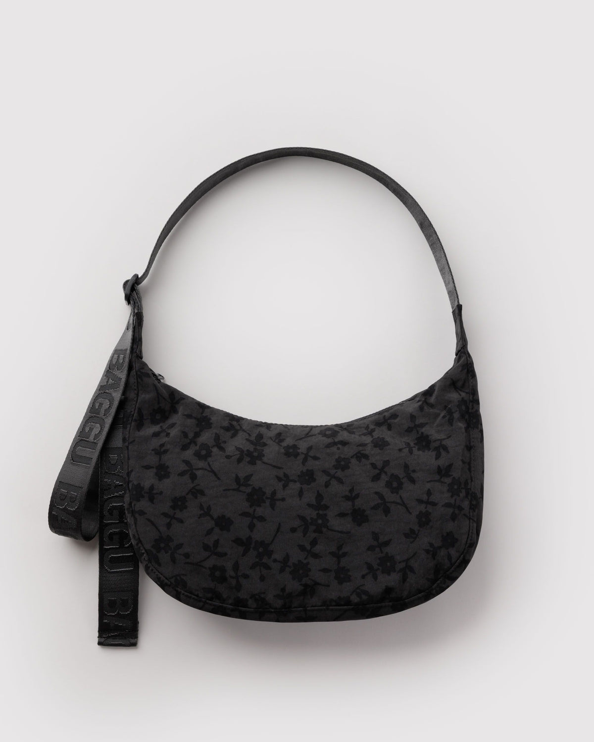 MEDIUM NYLON CRESCENT BAG - US 7119
