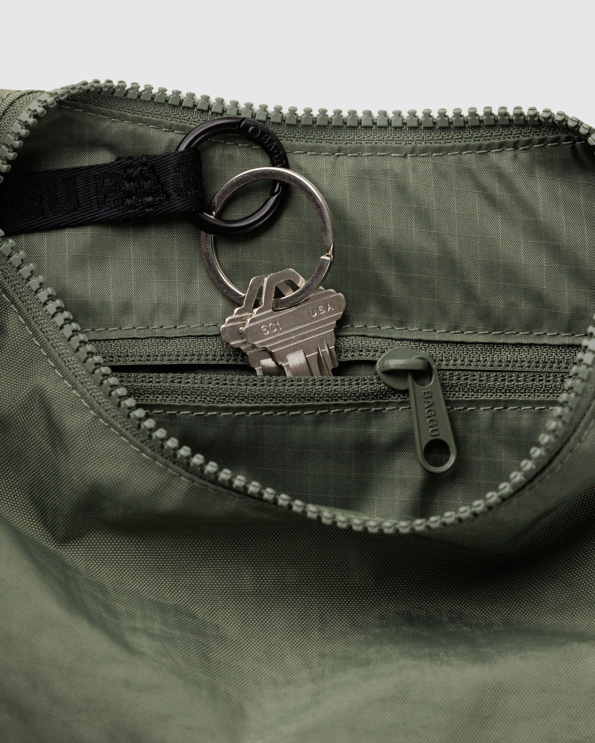 SMALL NYLON CRESCENT BAG - US 1448