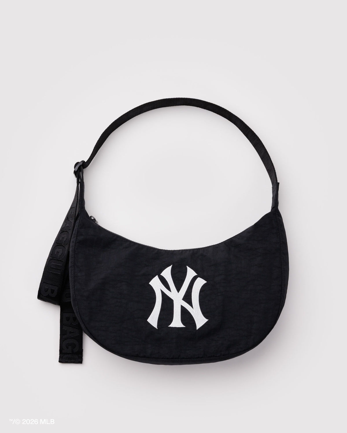 MEDIUM NYLON CRESCENT BAG - US 6708