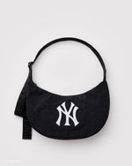 MEDIUM NYLON CRESCENT BAG - US 6708