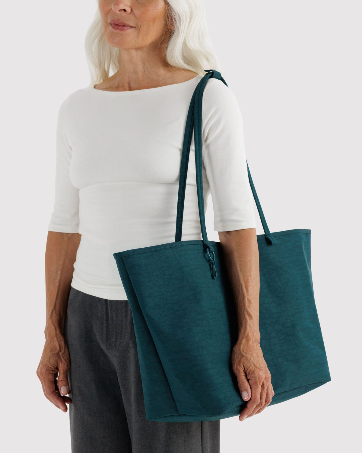 LARGE NYLON REVERSIBLE TOTE - US 1209