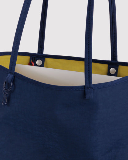MEDIUM NYLON REVERSIBLE TOTE - US 5834