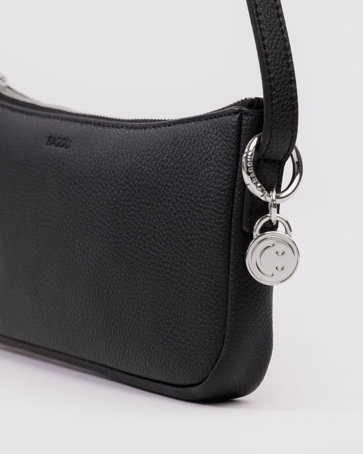 RECYCLED LEATHER POCHETTE - US 3909