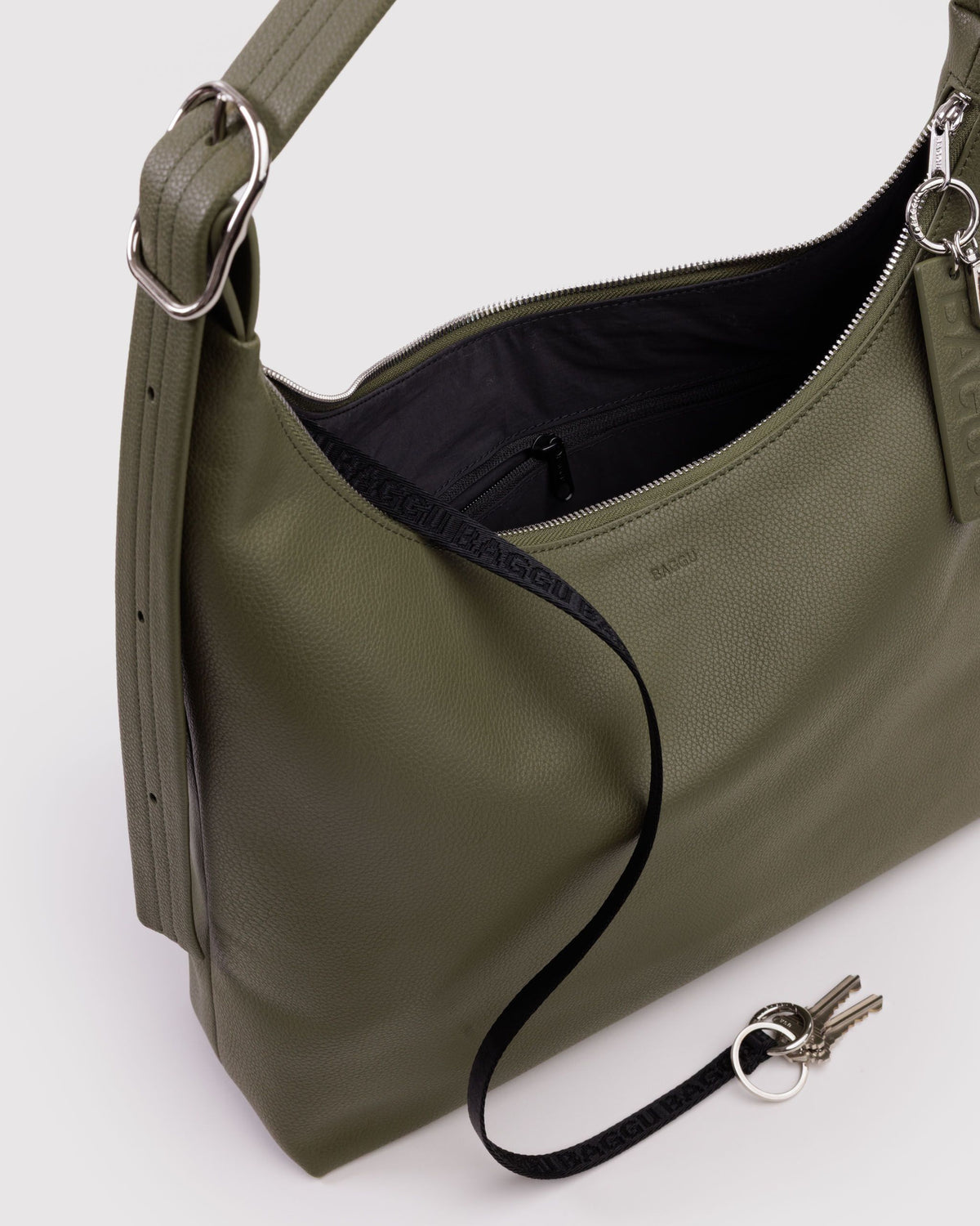 RECYCLED LEATHER SHOULDER BAG - US 4848
