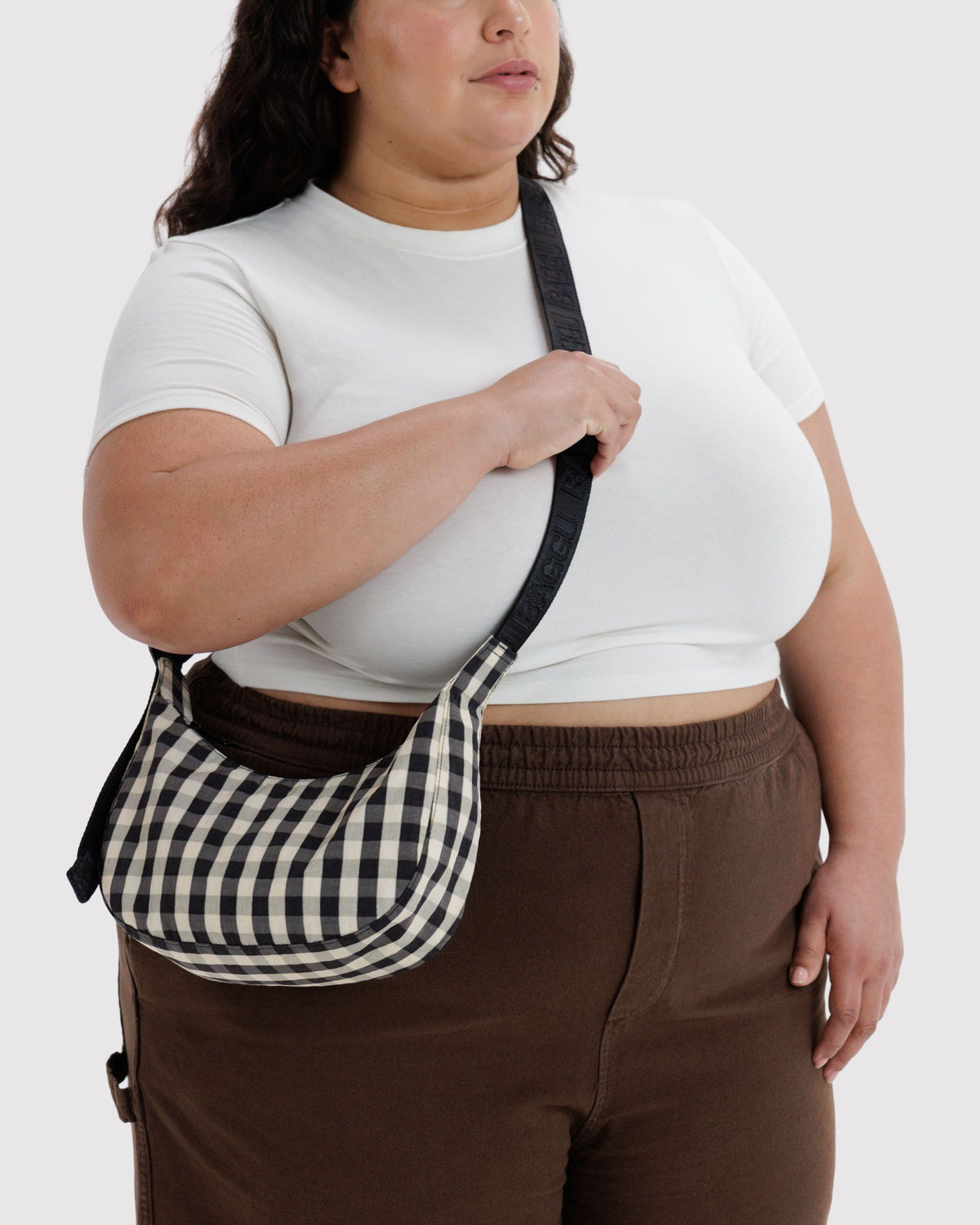 SMALL NYLON CRESCENT BAG - US 7210
