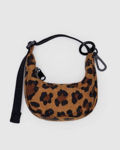 CRESCENT BAG CHARM - US 9046