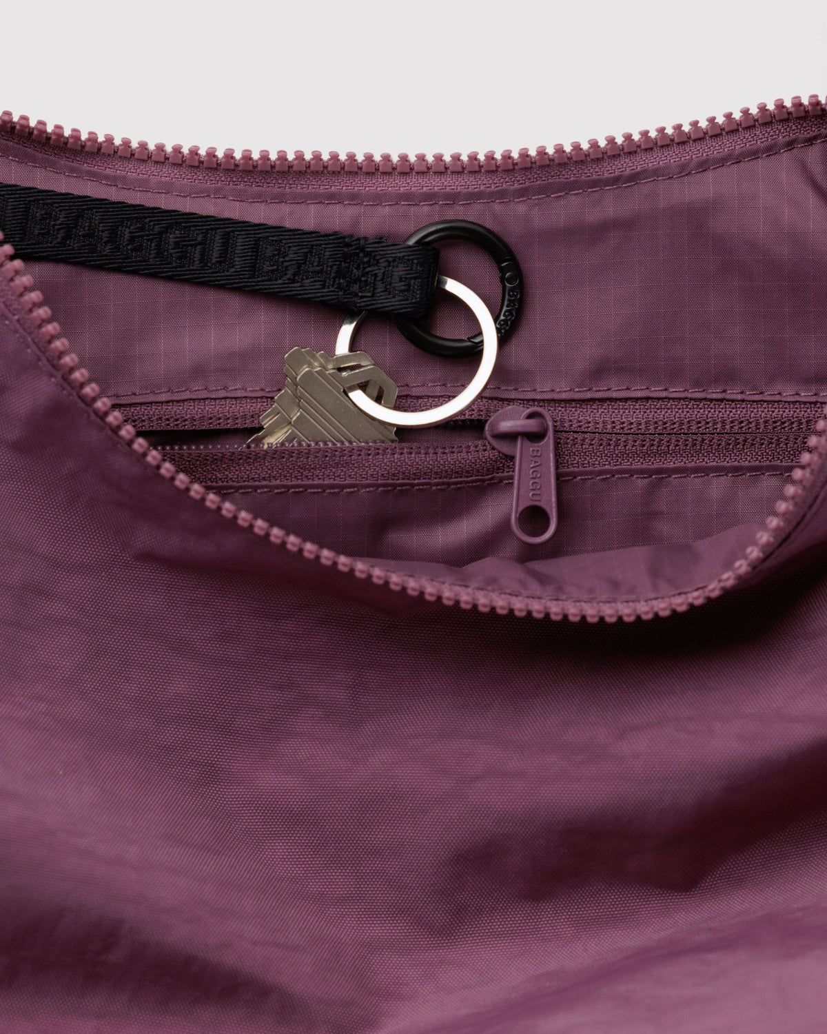 MEDIUM NYLON CRESCENT BAG - US 2843