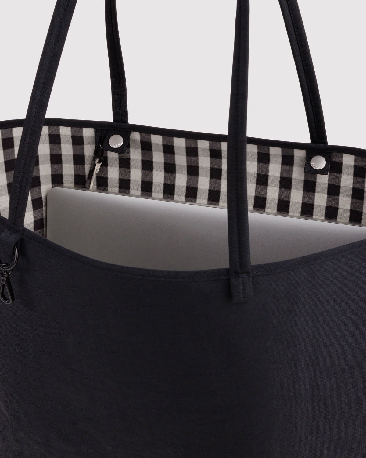 LARGE NYLON REVERSIBLE TOTE - US 1636