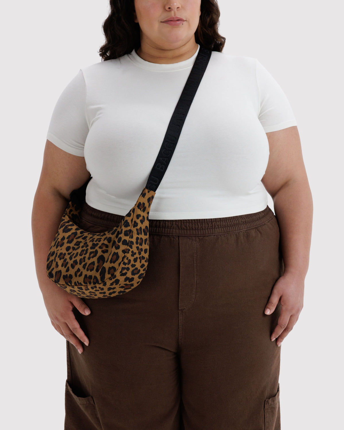 SMALL NYLON CRESCENT BAG - US 6260