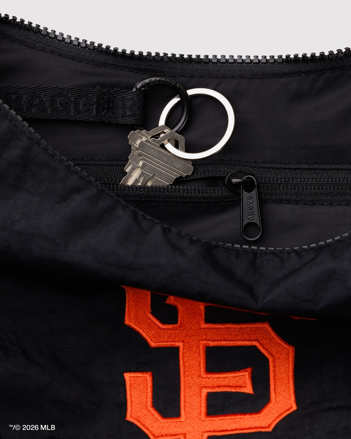 MEDIUM NYLON CRESCENT BAG - US 8255