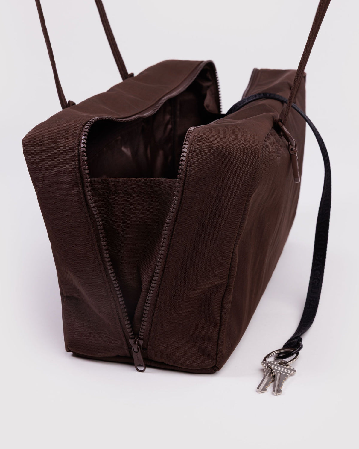 MEDIUM NYLON BOWLER BAG - US 4630