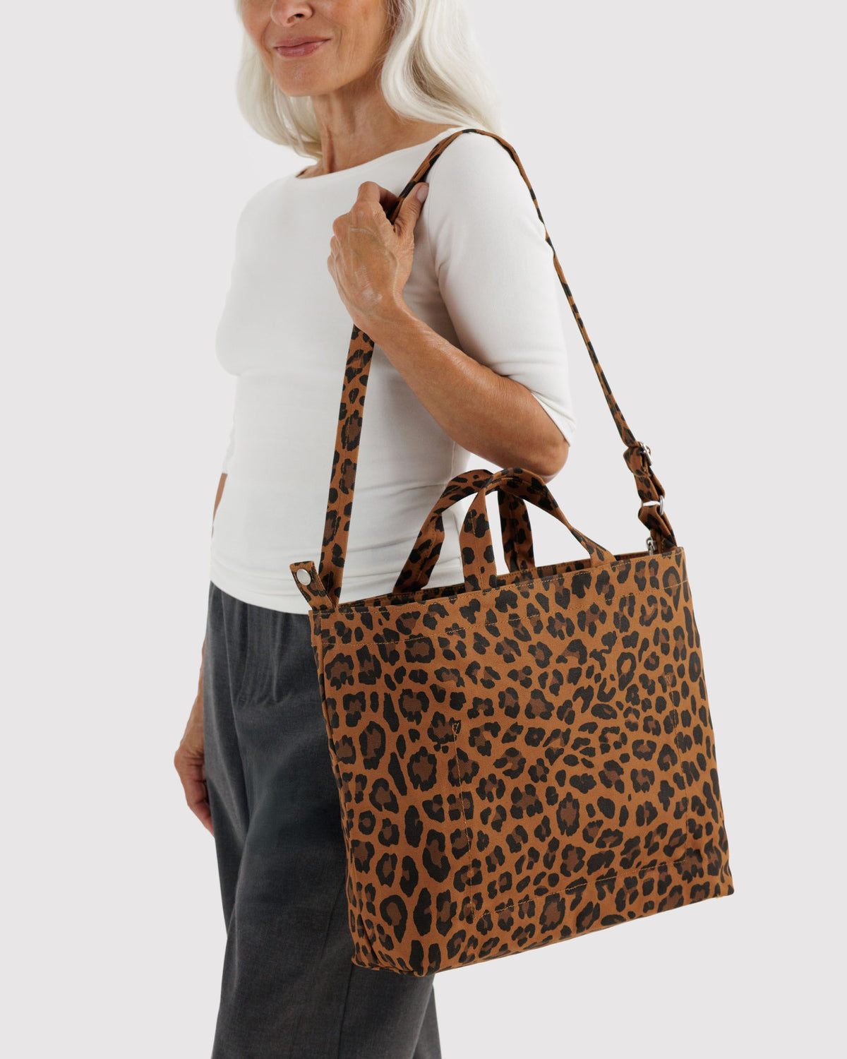 HORIZONTAL ZIP DUCK BAG - US 8163