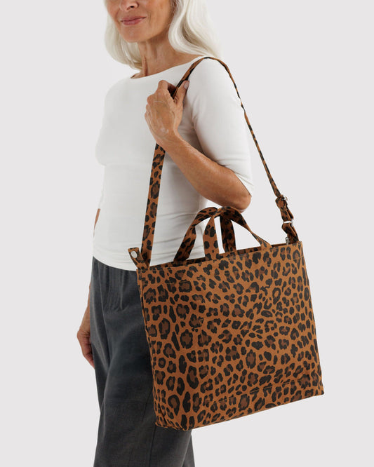 HORIZONTAL ZIP DUCK BAG - US 8163