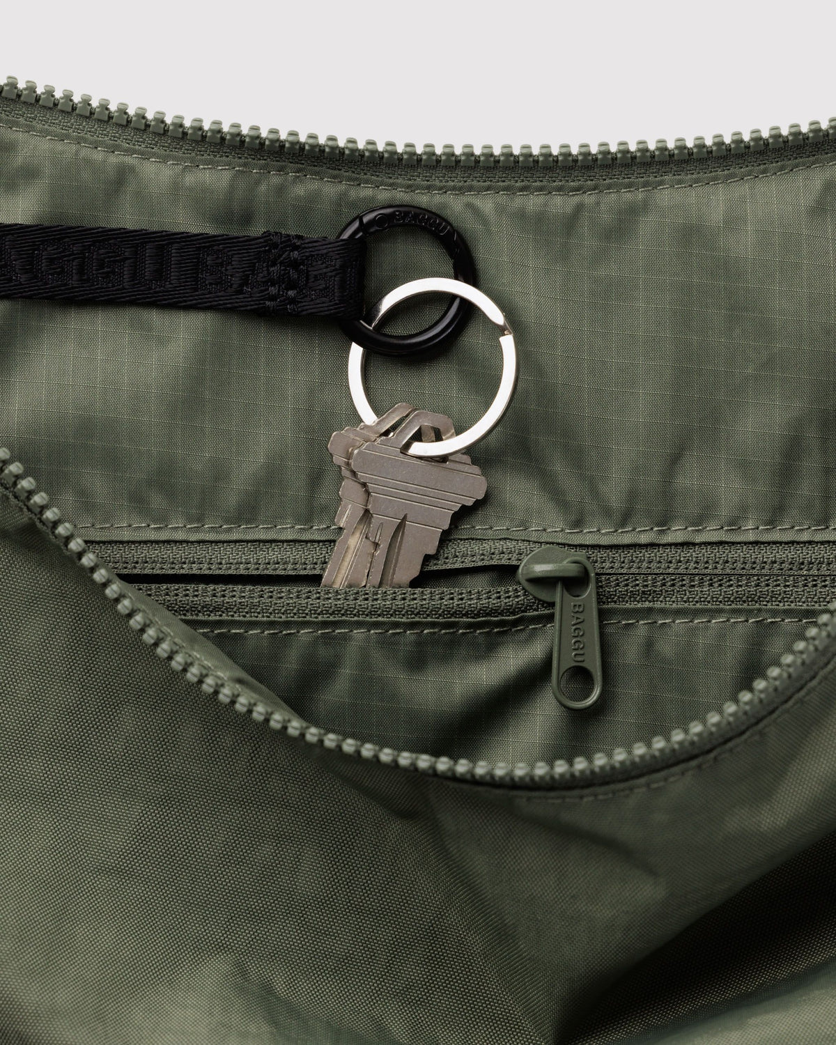 LARGE NYLON CRESCENT BAG - US 4037