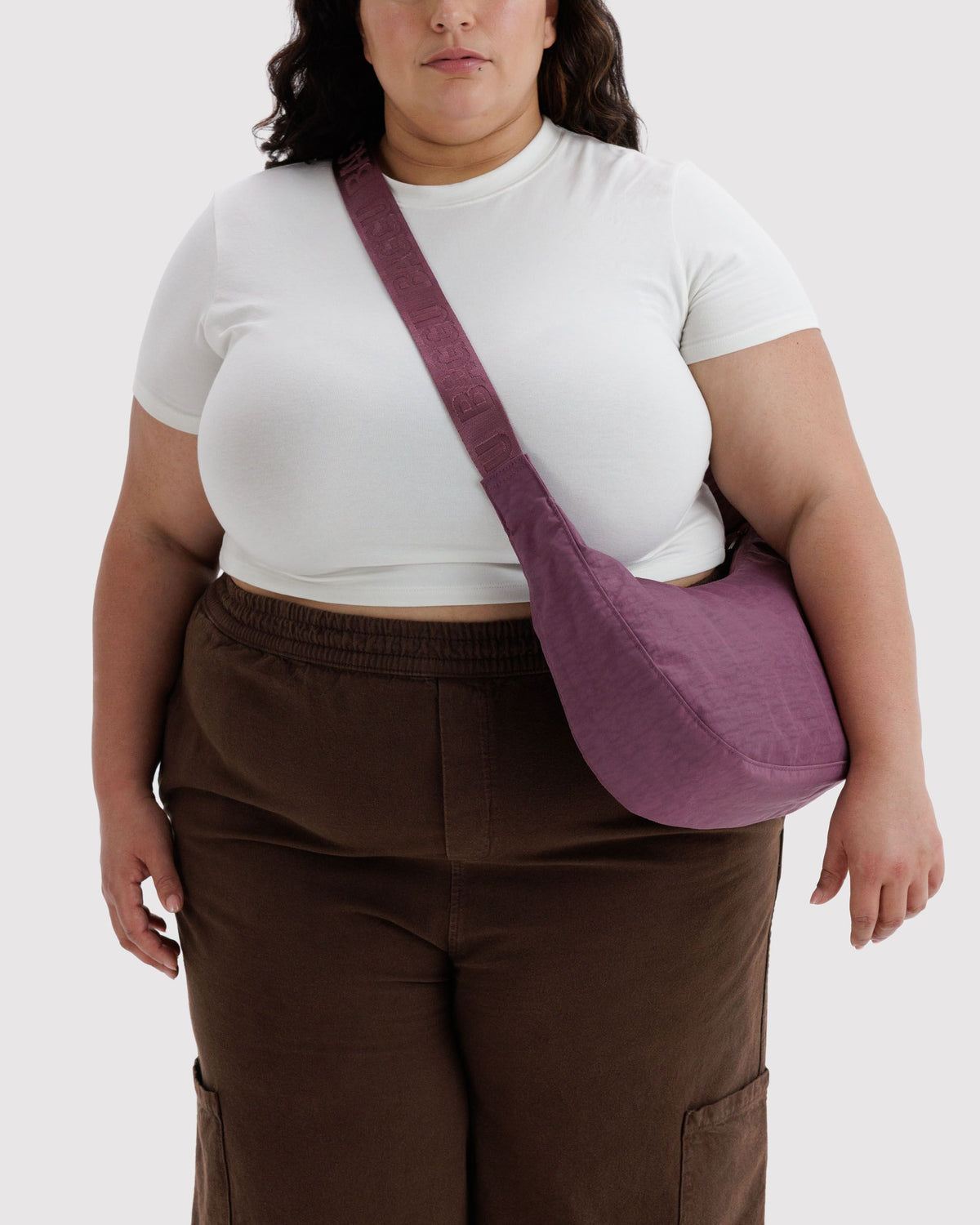 MEDIUM NYLON CRESCENT BAG - US 2843