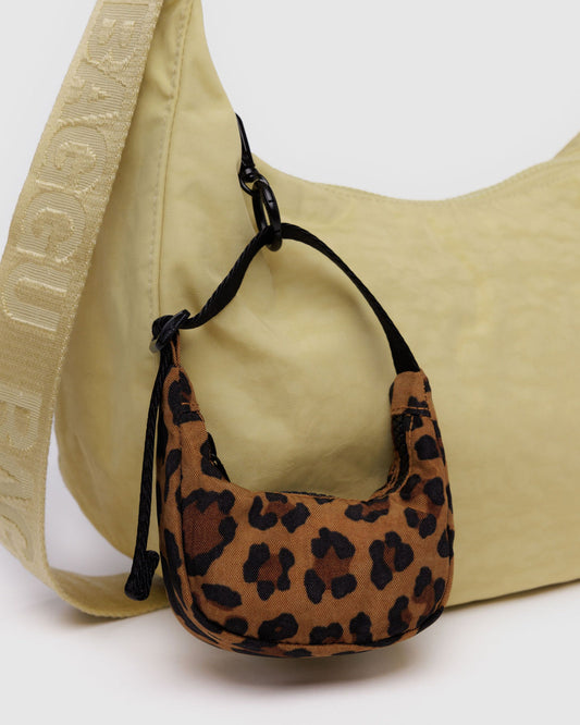 CRESCENT BAG CHARM - US 9046