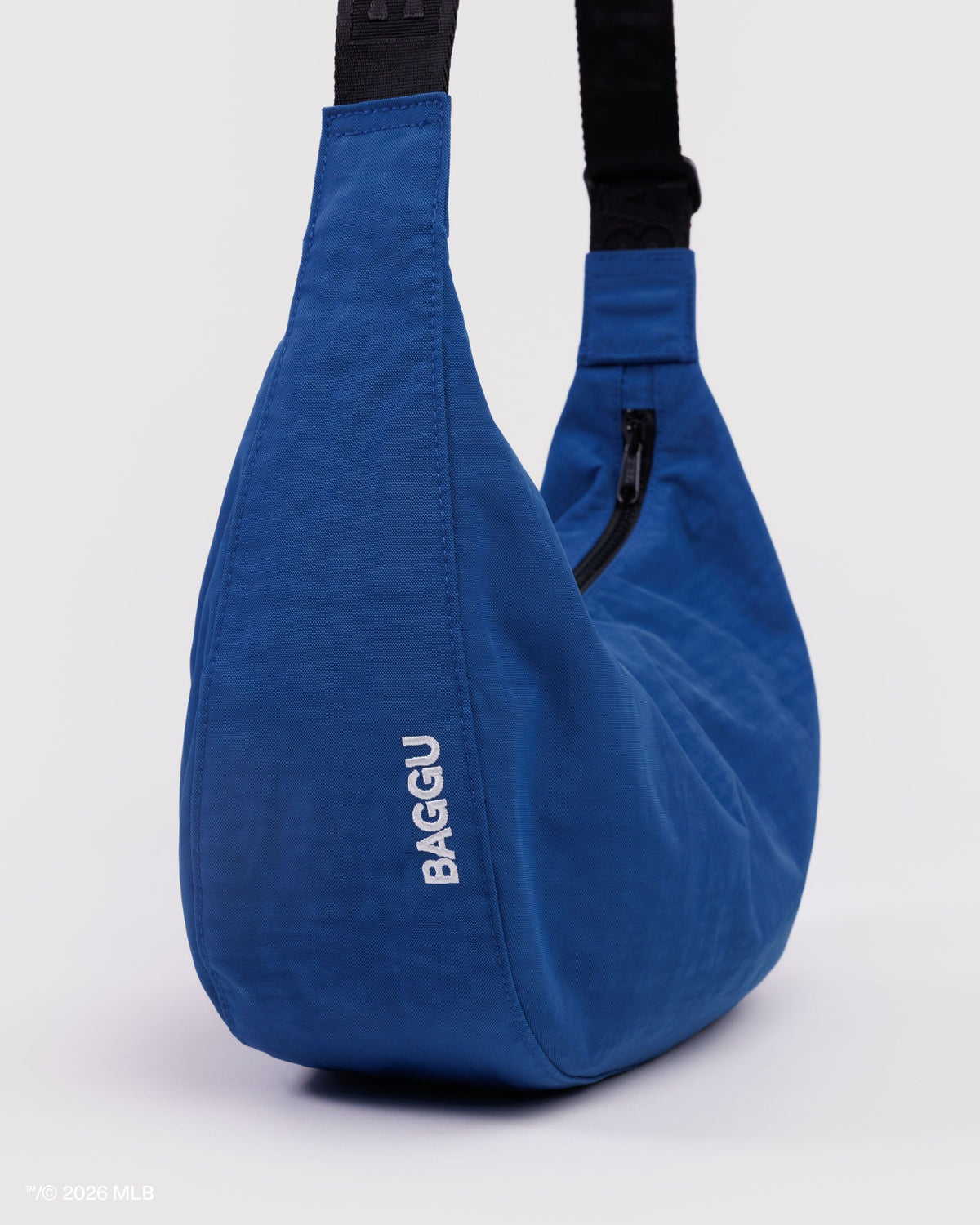 MEDIUM NYLON CRESCENT BAG - US 4191