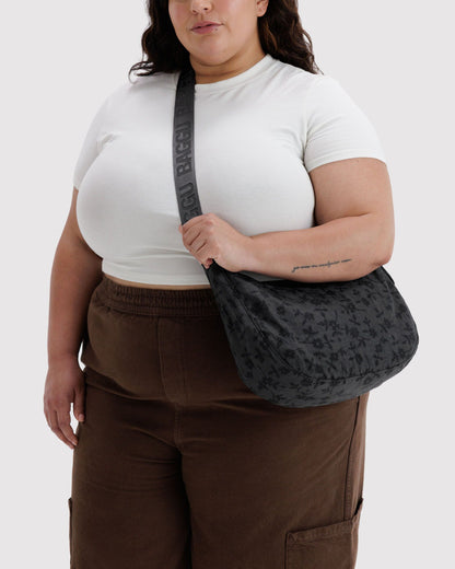 MEDIUM NYLON CRESCENT BAG - US 7119