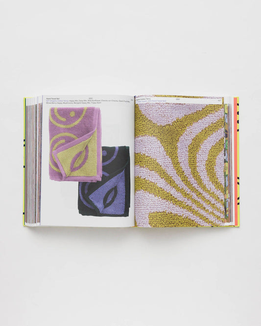 HOLD EVERYTHING: 15 YEARS OF BAGGU - US 4290