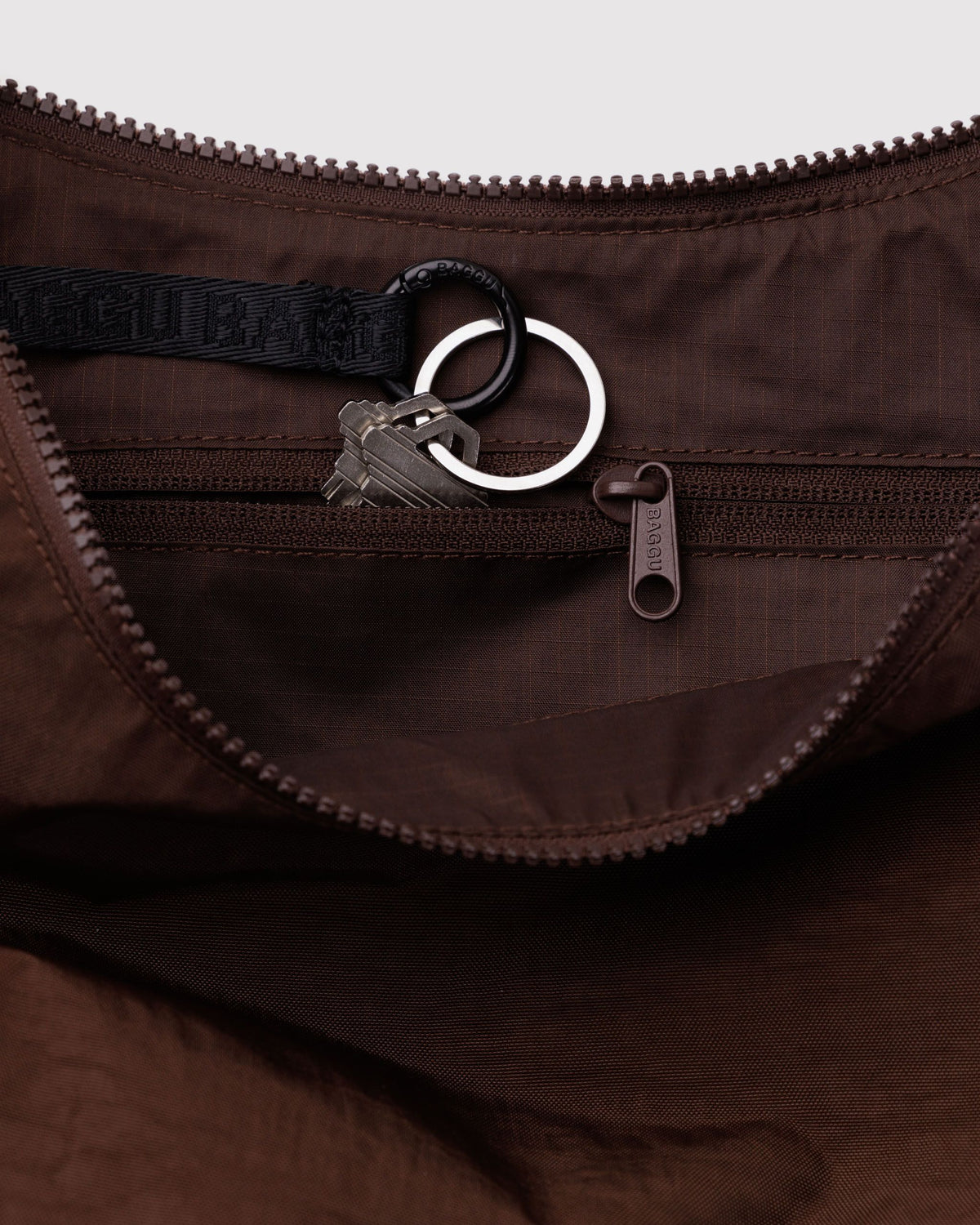 MEDIUM NYLON CRESCENT BAG - US 6558