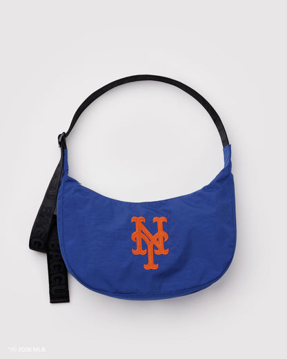 MEDIUM NYLON CRESCENT BAG - US 4405