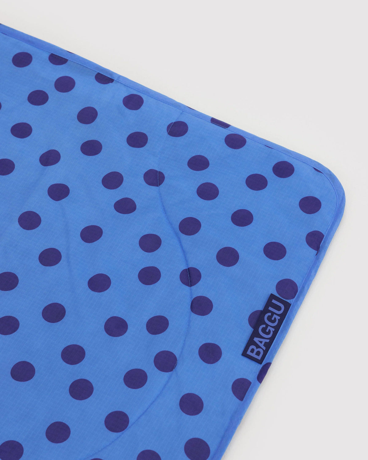 PUFFY PICNIC BLANKET - US 5518