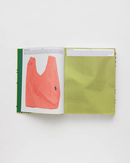 HOLD EVERYTHING: 15 YEARS OF BAGGU - US 7755